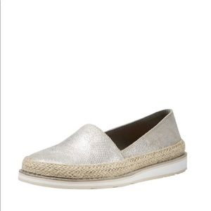 ADORABLE Ariat Cruiser Espidrille Silver Flats